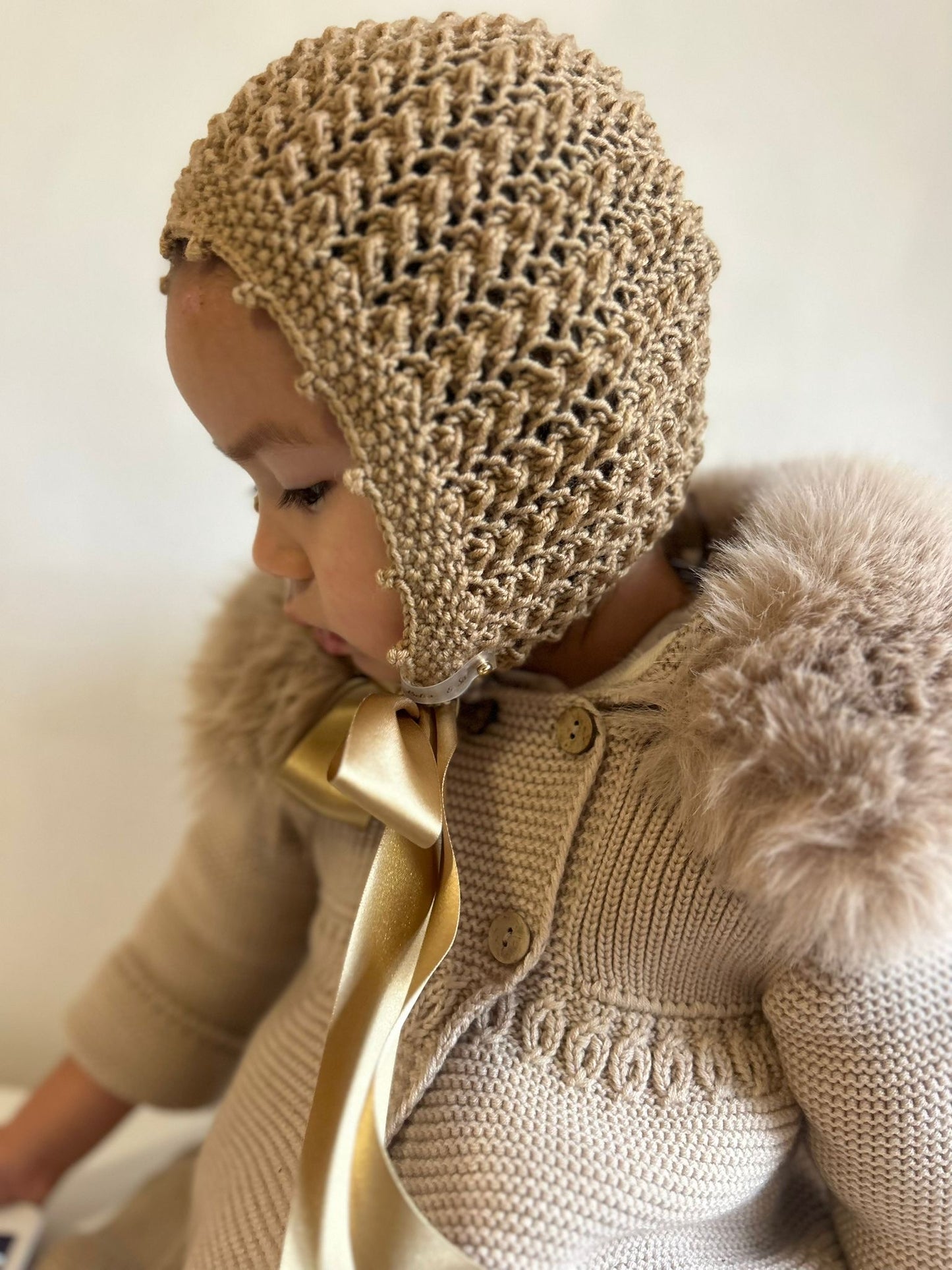 Exclusive Vintage Valencia Bonnet / Toasted Beige