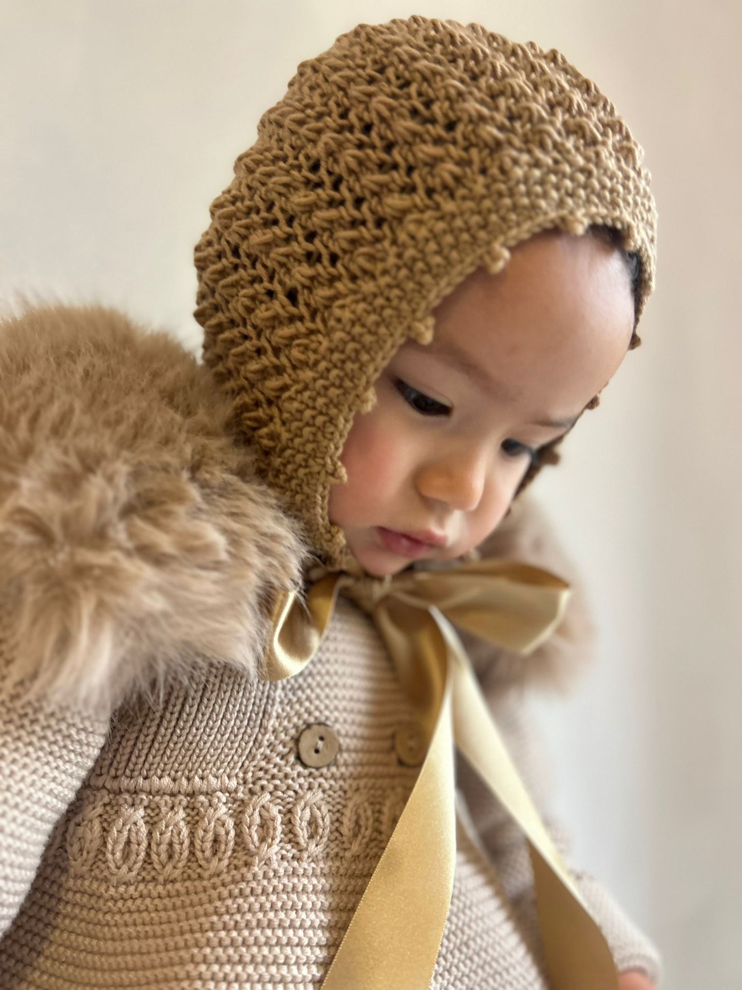 Exclusive Vintage Valencia Bonnet / Toasted Beige